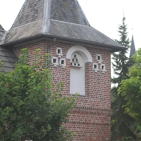 Le Clos Verlaine Отель 3*