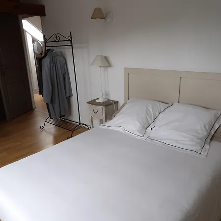 Отель Le Clos Verlaine 3*