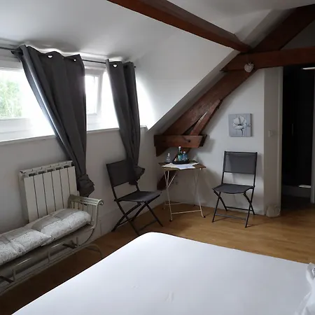 Le Clos Verlaine Отель 3*